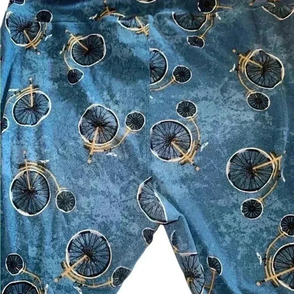 Lularoe TC‎ “unicorns” leggings bundle of 2pk! VGUC. Slight wear& pilling. - Picture 9 of 13